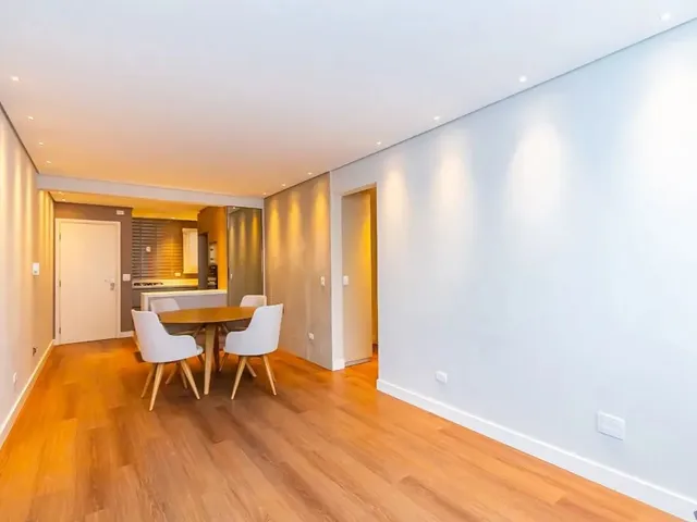 Apartamento 2 quartos e 1 banheiro, para alugar, no bairro Água Verde em Curitiba