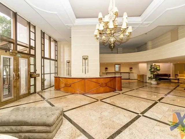 Apartamento 2 quartos e 1 banheiro, para alugar, no bairro Água Verde em Curitiba