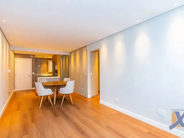 Apartamento 2 quartos e 1 banheiro, para alugar, no bairro Água Verde em Curitiba
