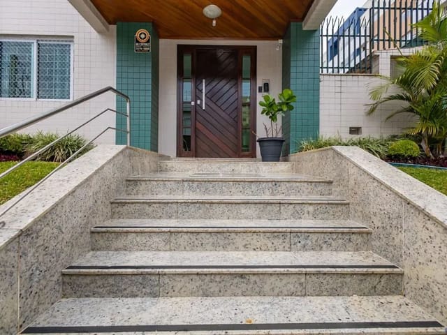 Apartamento 2 quartos e 1 banheiro, para alugar, no bairro Vila Izabel em Curitiba
