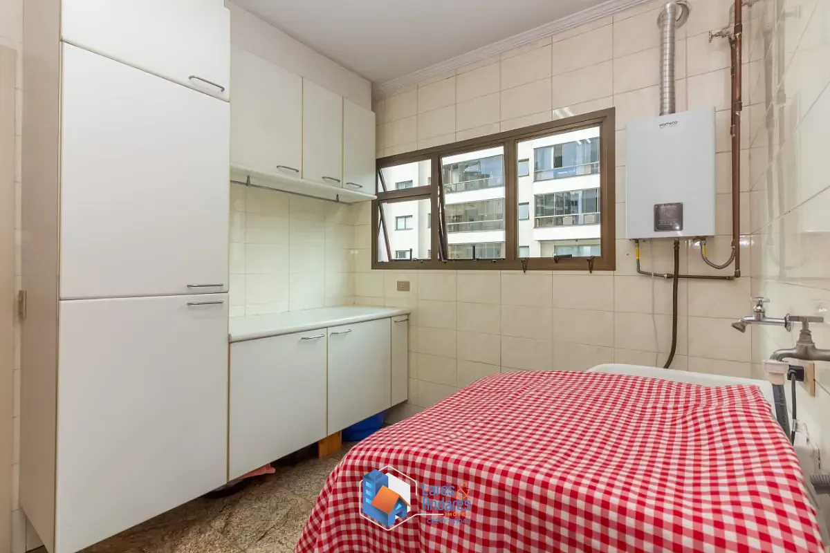 Apartamento, 3 quartos, 242 m² - Foto 2