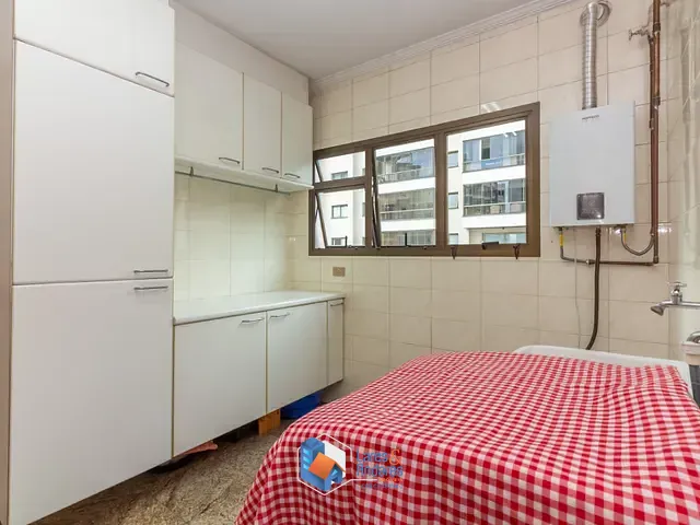 Apartamento com 242m² 3 quartos e 5 banheiros, à venda, no bairro Vila Suzana em São Paulo