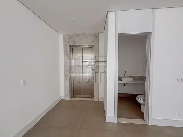 Apartamento com 285m² 3 quartos e 5 banheiros, à venda, no bairro Gleba Fazenda Palhano em Londrina