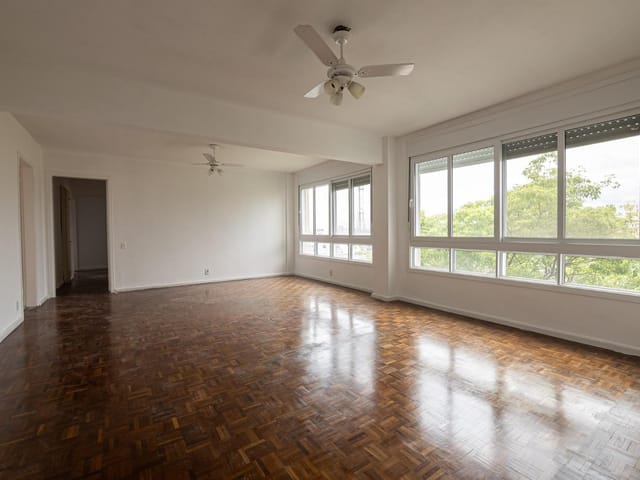 Apartamento 3 quartos e 3 banheiros, à venda, no bairro Centro em Pelotas