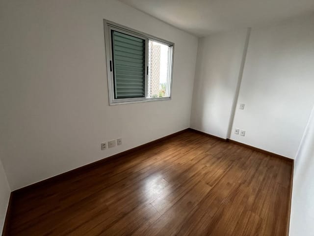 Apartamento com 132m² 3 quartos e 2 banheiros, à venda, no bairro Gleba Palhano em Londrina