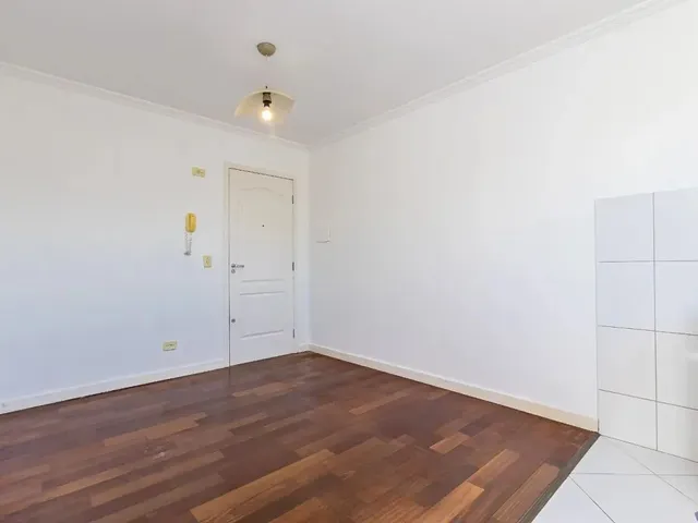 Apartamento 1 quarto e 1 banheiro, para alugar, no bairro Portão em Curitiba