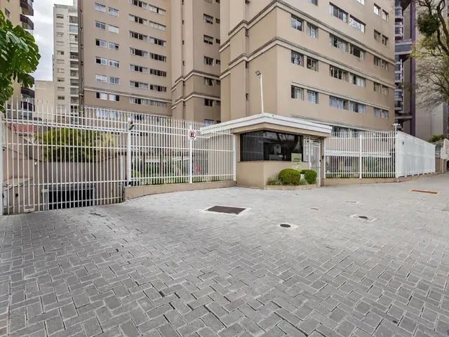 Apartamento 3 quartos e 2 banheiros, para alugar, no bairro Água Verde em Curitiba