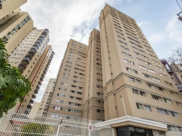 Apartamento 3 quartos e 2 banheiros, para alugar, no bairro Água Verde em Curitiba