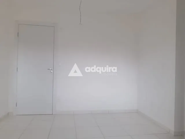 Apartamento 2 quartos e 1 banheiro, à venda, no bairro Uvaranas em Ponta Grossa