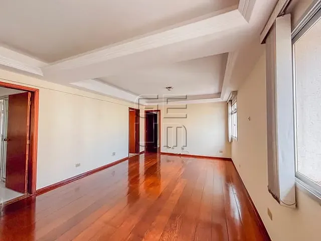 Apartamento com 189m² 4 quartos e 3 banheiros, à venda, no bairro Centro em Londrina