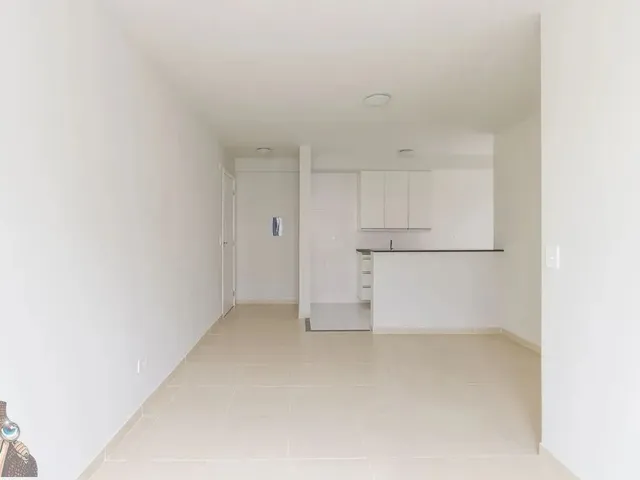 Apartamento 2 quartos e 1 banheiro, à venda, no bairro Hauer em Curitiba