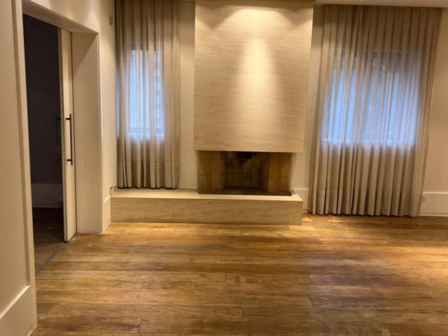 Apartamento com 220m² 3 quartos e 5 banheiros, à venda ou para alugar, no bairro Itaim Bibi em São Paulo