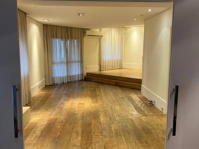 Apartamento com 220m² 3 quartos e 5 banheiros, à venda ou para alugar, no bairro Itaim Bibi em São Paulo