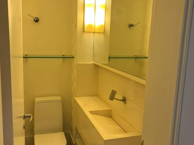 Apartamento com 220m² 3 quartos e 5 banheiros, à venda ou para alugar, no bairro Itaim Bibi em São Paulo