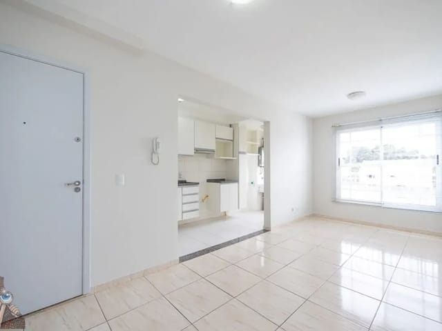 Apartamento 2 quartos e 2 banheiros, para alugar, no bairro Campo Comprido em Curitiba