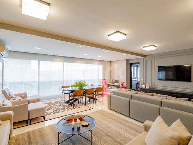 Apartamento com 228m² 4 quartos e 6 banheiros, à venda, no bairro Green Valley Alphaville em Barueri