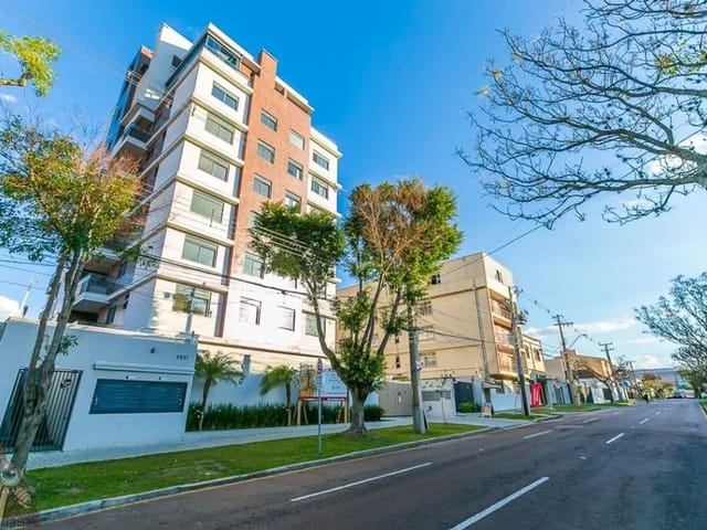 Apartamento 2 quartos e 2 banheiros, para alugar, no bairro Rebouças em Curitiba