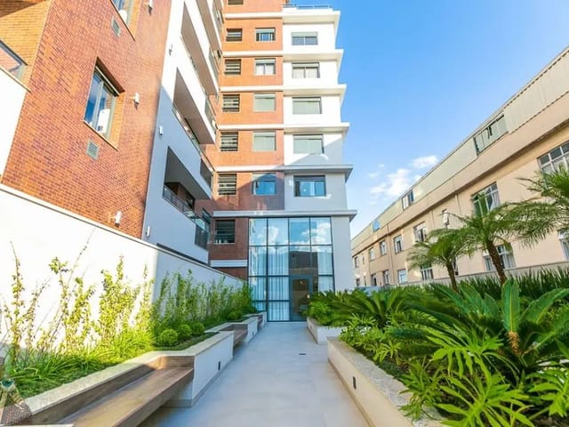 Apartamento 2 quartos e 2 banheiros, para alugar, no bairro Rebouças em Curitiba