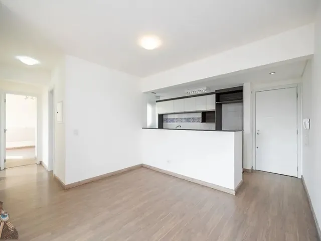 Apartamento 3 quartos e 2 banheiros, para alugar, no bairro Cabral em Curitiba