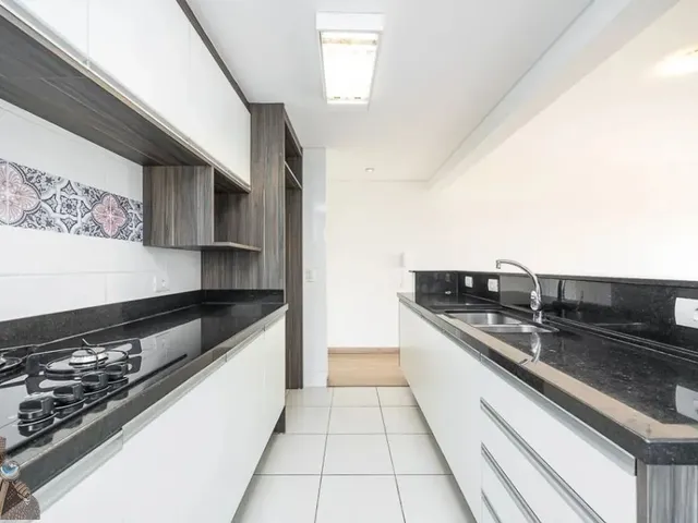 Apartamento 3 quartos e 2 banheiros, para alugar, no bairro Cabral em Curitiba
