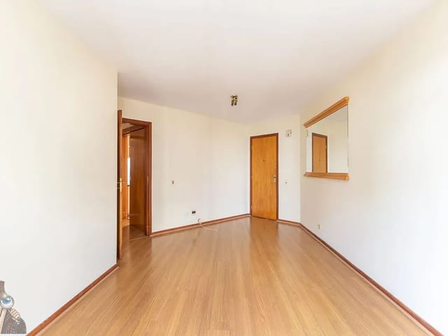 Apartamento 3 quartos e 4 banheiros, para alugar, no bairro Portão em Curitiba