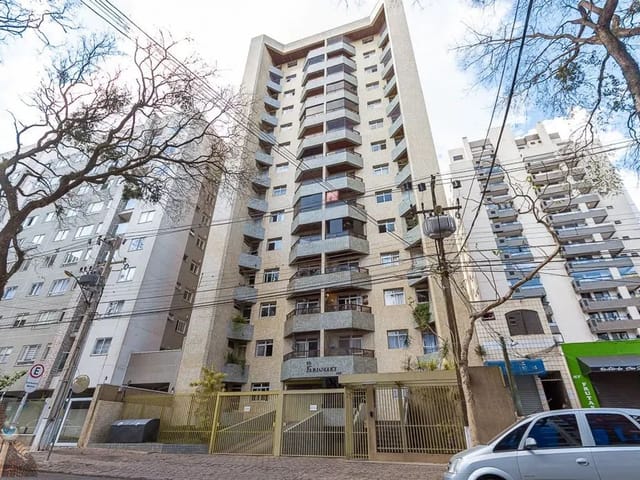Apartamento 3 quartos e 4 banheiros, para alugar, no bairro Portão em Curitiba