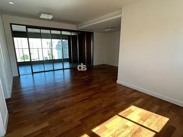 Apartamento 3 quartos e 4 banheiros, à venda, no bairro Vila Olímpia em São Paulo