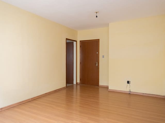 Apartamento 3 quartos e 1 banheiro, à venda ou para alugar, no bairro Centro em Pelotas