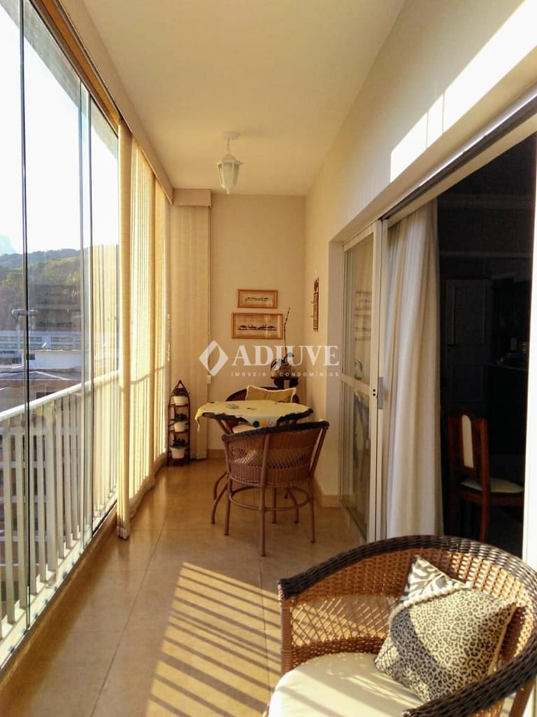 Apartamento à venda com 4 quartos, 150m² - Foto 3