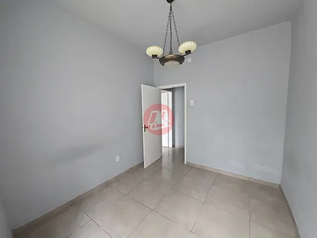 Apartamento com 100m² 3 quartos e 1 banheiro, para alugar, no bairro Rio Branco em Porto Alegre