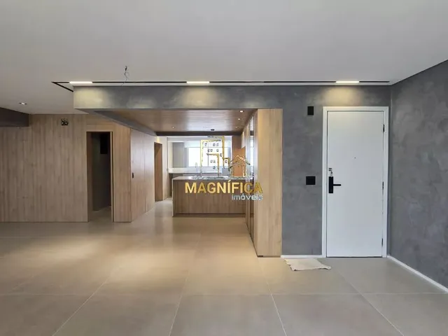 Apartamento 3 quartos e 4 banheiros, à venda, no bairro Água Verde em Curitiba