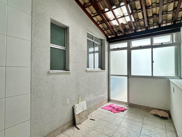 Foto do Apartamento - Área privativa com 03 quartos, sendo 01 com suíte, 01 vaga de garagem à Venda no bairro Planalto, Belo Horizonte, MG | Deltalar Imóveis