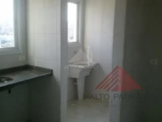 Apartamento 2 quartos e 1 banheiro, à venda, no bairro Parque São Vicente em Mauá