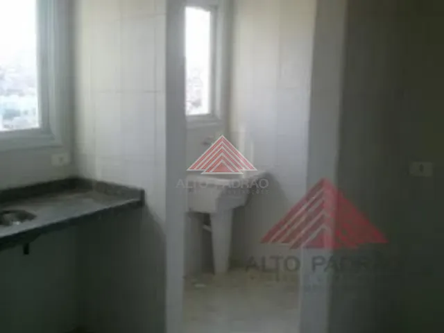 Apartamento 2 quartos e 1 banheiro, à venda, no bairro Parque São Vicente em Mauá
