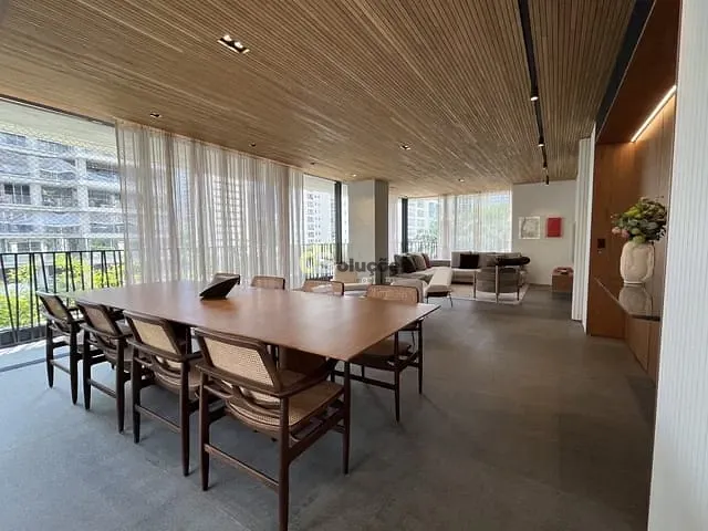 Apartamento com 4m² 3 quartos e 3 banheiros, à venda, no bairro Itaim Bibi em São Paulo