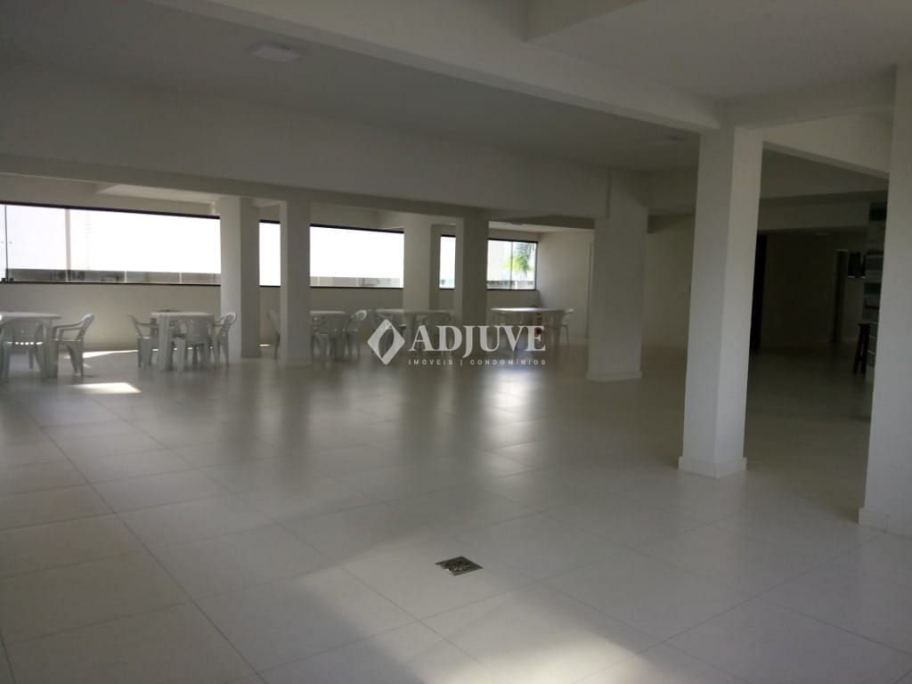 Apartamento à venda com 2 quartos, 99m² - Foto 4