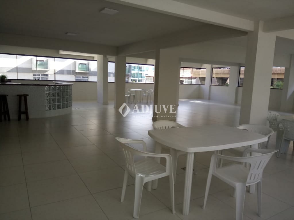 Apartamento à venda com 2 quartos, 99m² - Foto 2