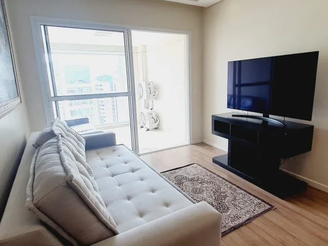 Apartamento 2 quartos e 3 banheiros, para alugar, no bairro Batel em Curitiba