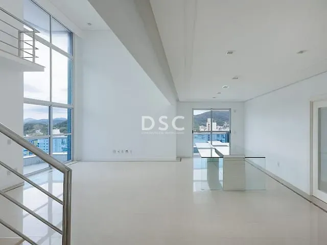 Apartamento com 429m² 2 quartos e 3 banheiros, à venda, no bairro Centro em Balneário Camboriú
