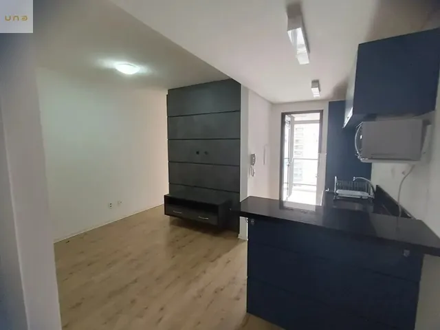 Apartamento 1 quarto e 1 banheiro, para alugar, no bairro São Francisco em Curitiba