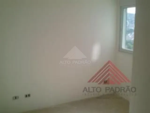 Apartamento 2 quartos e 1 banheiro, à venda, no bairro Parque São Vicente em Mauá