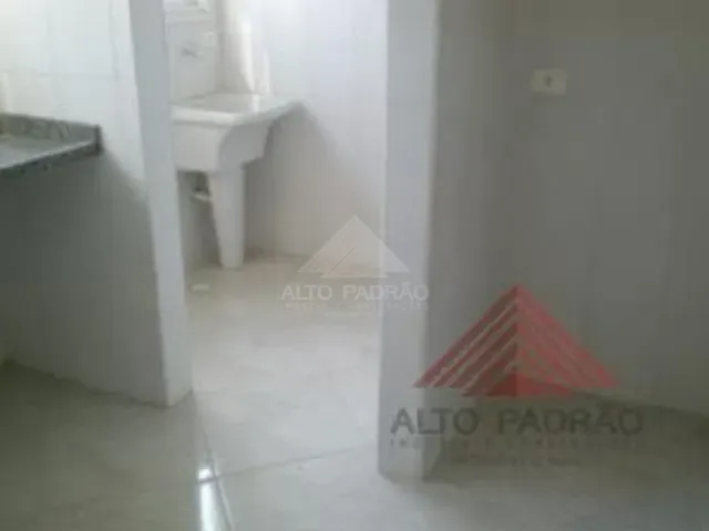 Apartamento 2 quartos e 1 banheiro, à venda, no bairro Parque São Vicente em Mauá