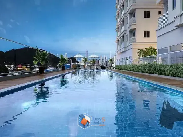Apartamento com 15000m² 2 quartos e 2 banheiros, à venda, no bairro Centro em Camboriú