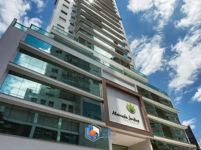 Apartamento com 228m² 4 quartos e 5 banheiros, à venda, no bairro Pioneiros em Balneário Camboriú