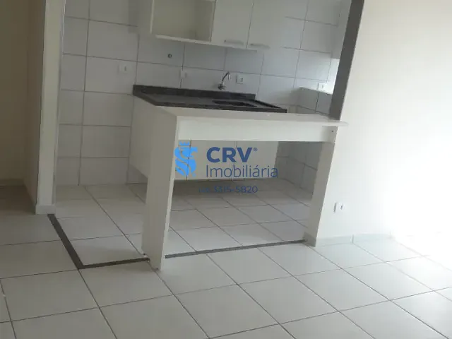 Apartamento com 98m² 3 quartos e 1 banheiro, à venda, no bairro Champagnat em Londrina