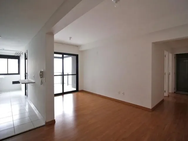 Apartamento 2 quartos e 1 banheiro, para alugar, no bairro Bigorrilho em Curitiba