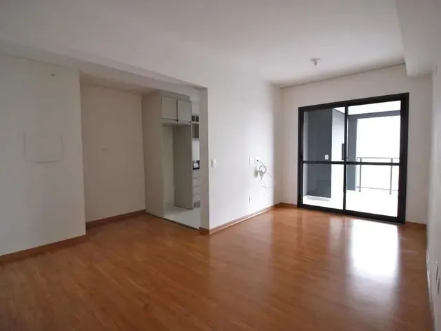 Apartamento 2 quartos e 1 banheiro, para alugar, no bairro Bigorrilho em Curitiba