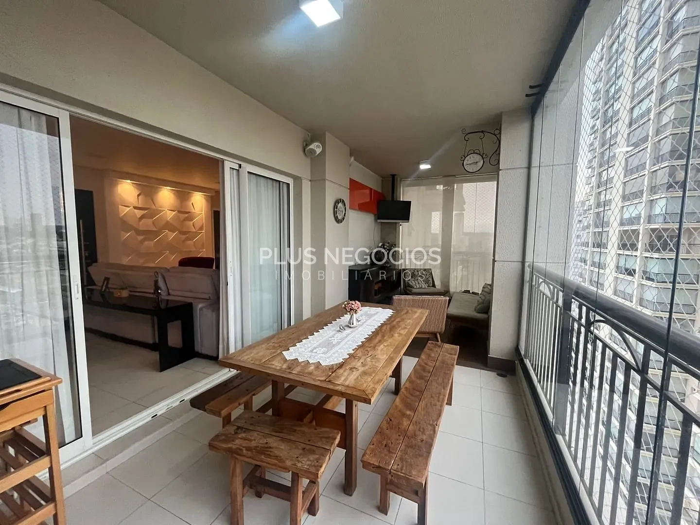 Apartamento, 3 quartos, 196 m² - Foto 2