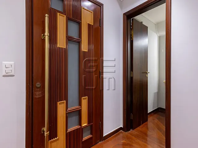 Apartamento com 406m² 4 quartos e 3 banheiros, à venda, no bairro Centro em Londrina