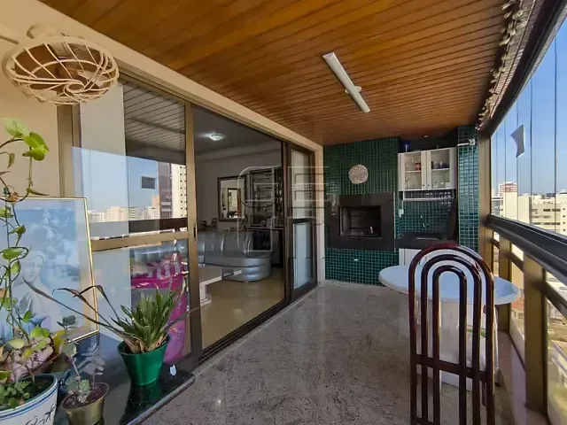 Apartamento 3 quartos e 5 banheiros, à venda, no bairro Centro em Londrina
